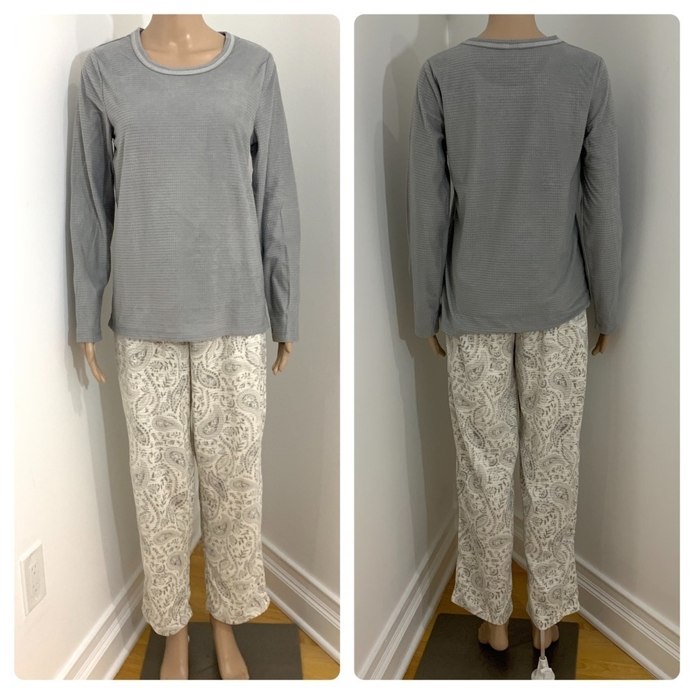 New Women’s Gray Paisley 2 Piece Pajama Set PJs Size XS